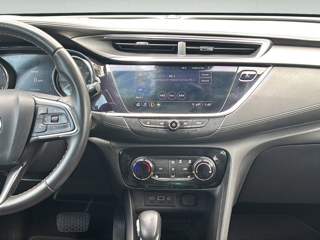 Used 2020 Buick Encore GX Preferred w/ Cold Weather Comfort Package FWD image 18