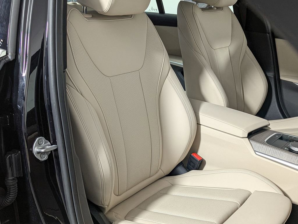 Used 2025 BMW 330i xDrive Sedan w/ Convenience Package image 24