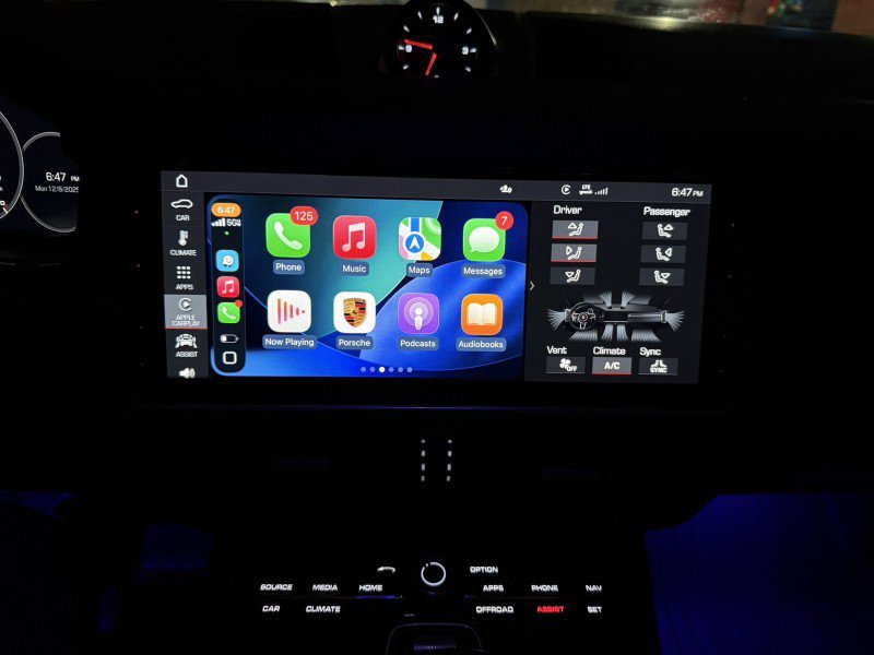 Used 2020 Porsche Cayenne image 28