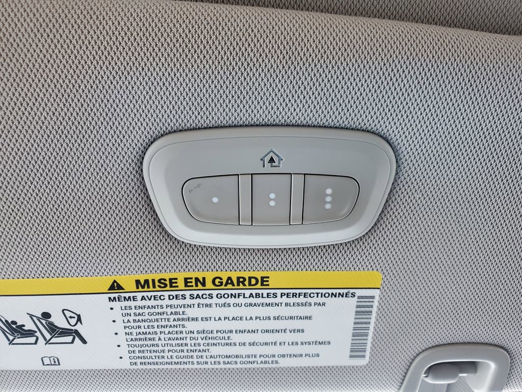 Used 2019 Chrysler Pacifica Limited w/ Tire & Wheel Group image 31