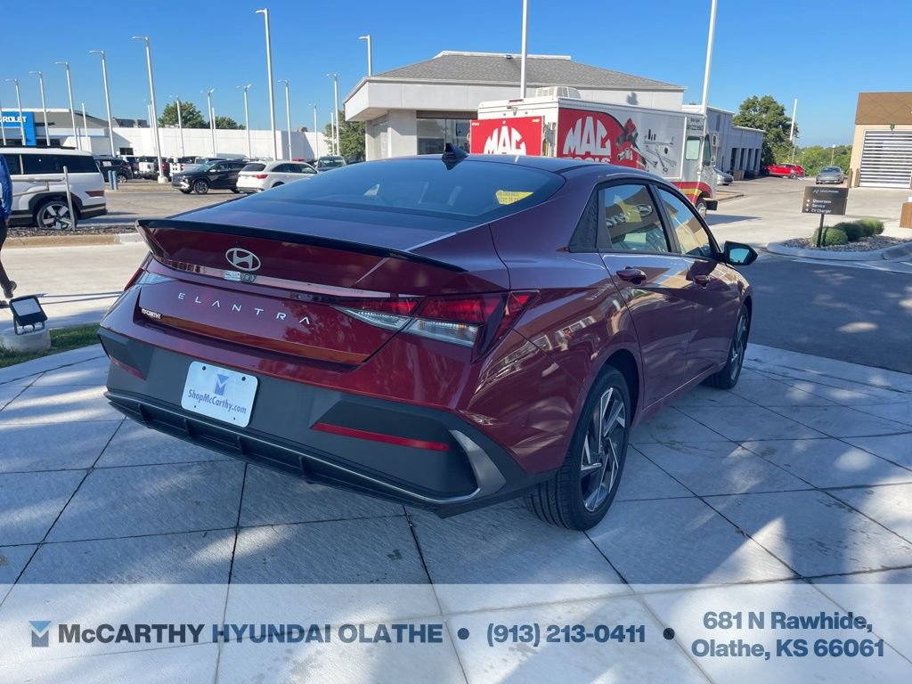Used 2025 Hyundai Elantra Sport FWD image 15