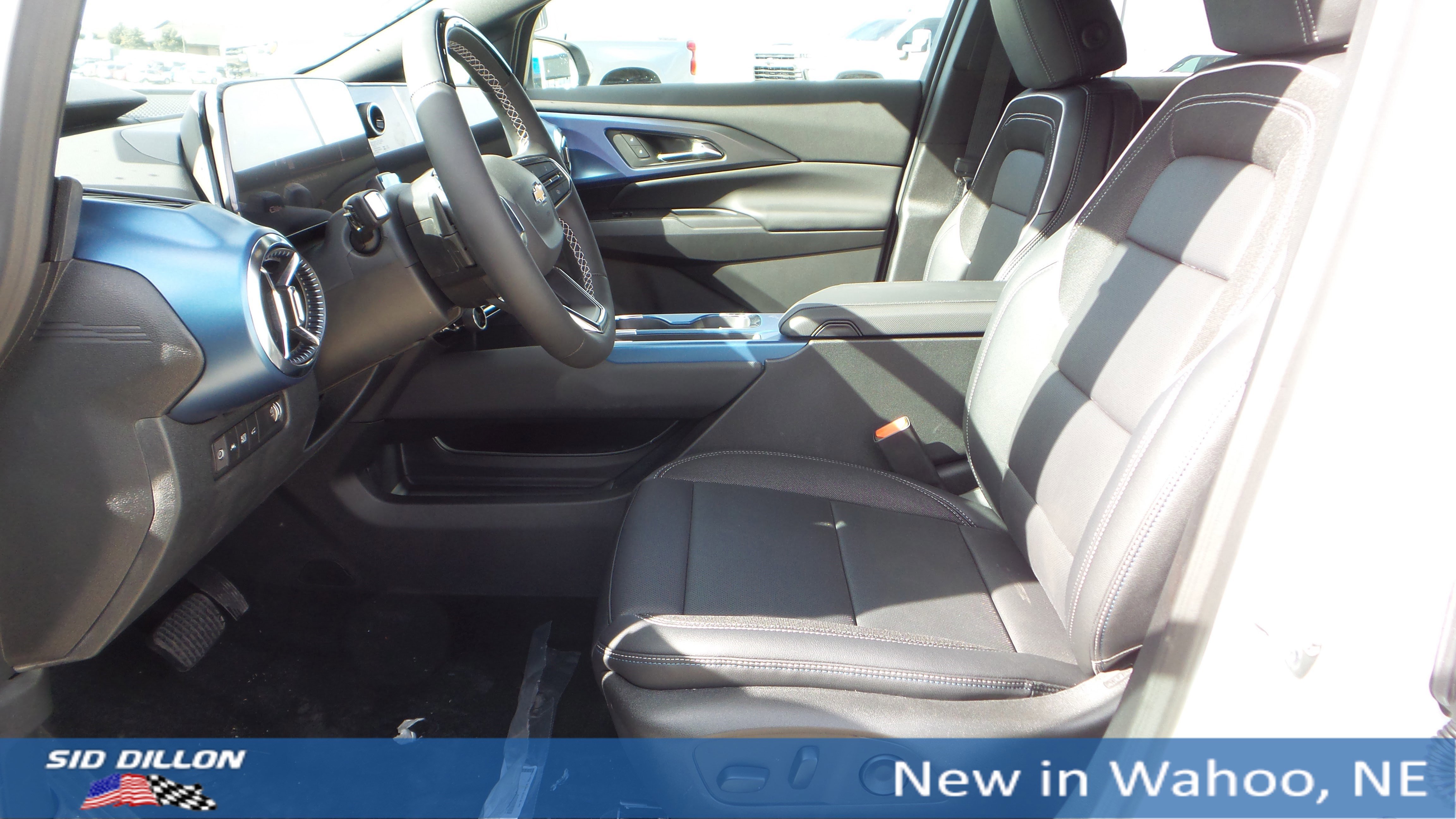 New 2026 Chevrolet Equinox EV LT image 9