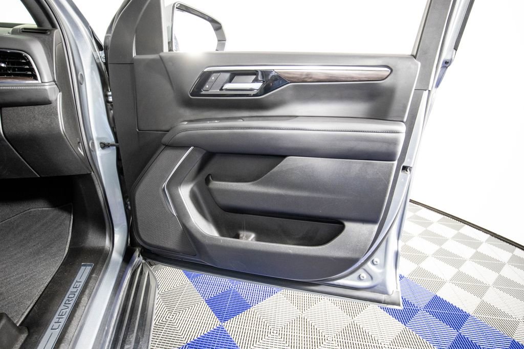 Used 2025 Chevrolet Tahoe LT AWD/4WD image 15