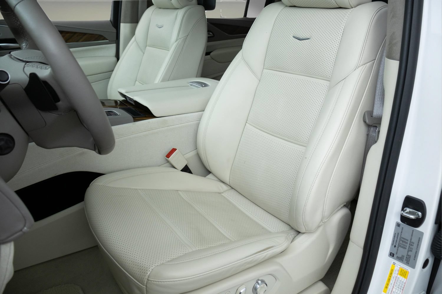 Used 2024 Cadillac Escalade ESV Sport Platinum w/ Heavy-Duty Trailer Package AWD/4WD image 13
