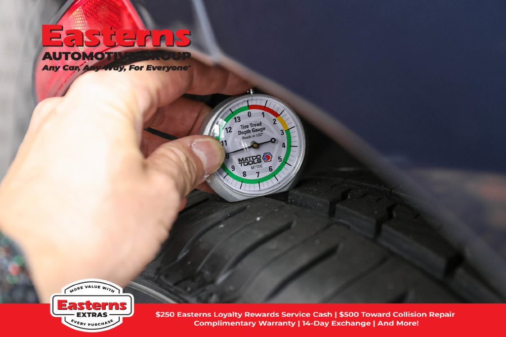 Used 2023 Chrysler Pacifica Touring-L w/ S Appearance Package FWD image 32
