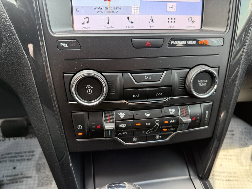 Used 2019 Ford Explorer XLT w/ Equipment Group 202A FWD image 38