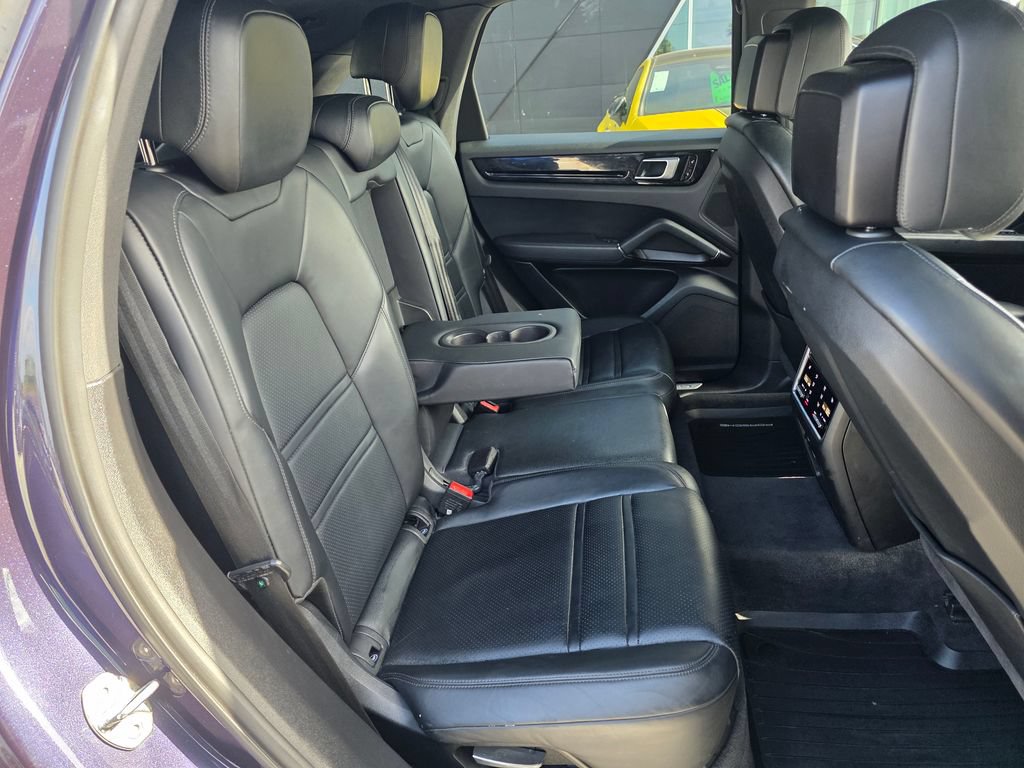 Used 2019 Porsche Cayenne AWD/4WD image 17