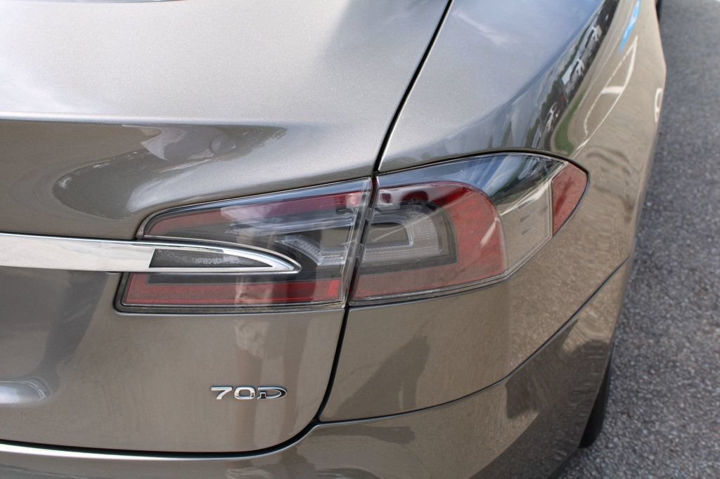 Used 2015 Tesla Model S 70D AWD/4WD image 11