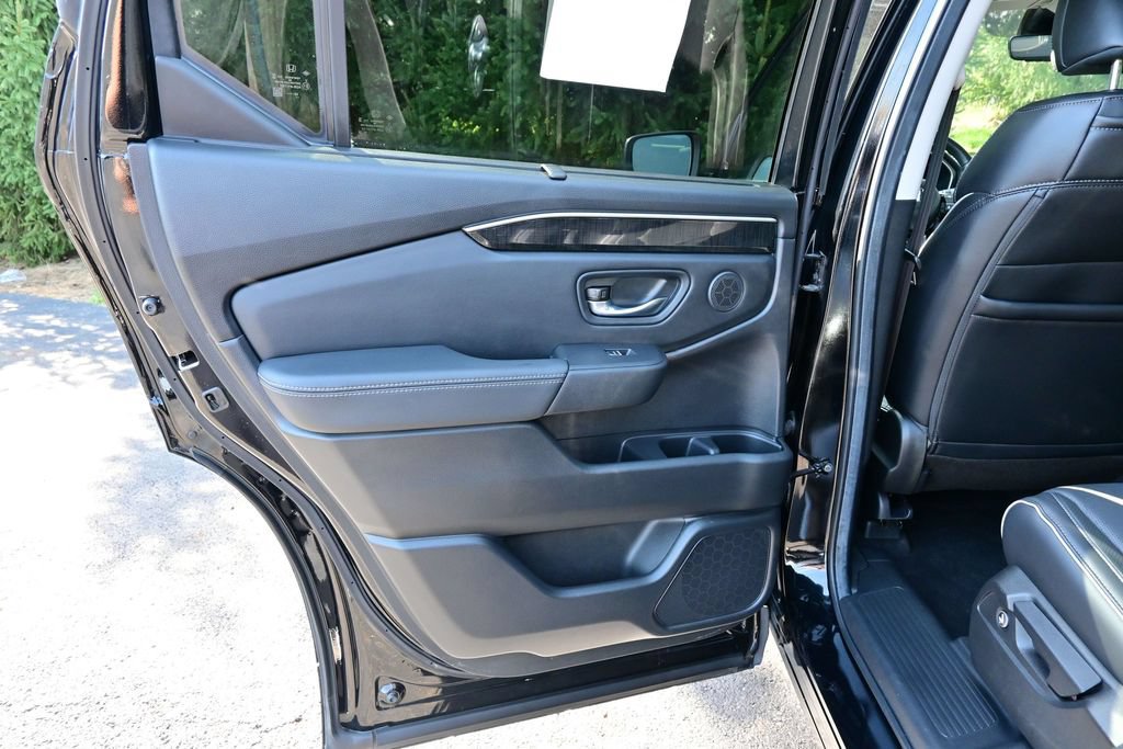 Used 2025 Honda Pilot Elite image 13