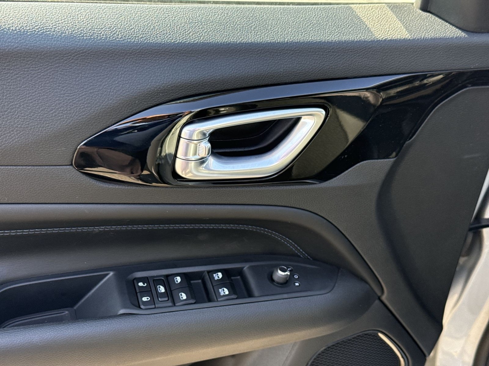New 2026 Jeep Compass Latitude AWD/4WD image 15