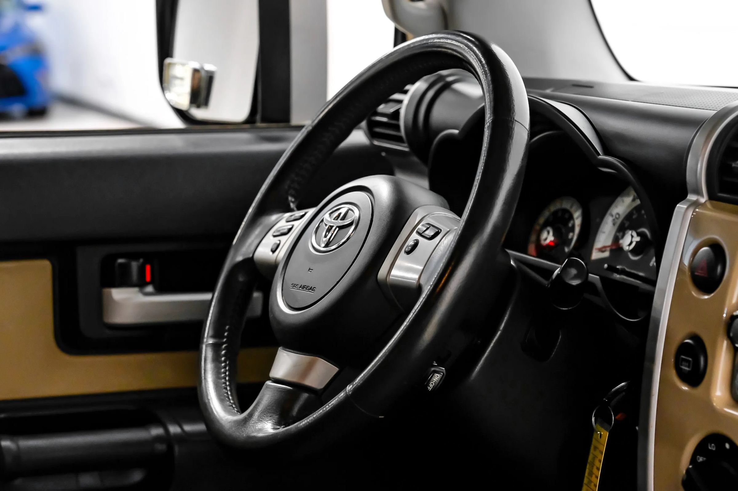 Used 2014 Toyota FJ Cruiser 4WD w/ Upgrade Package image 18