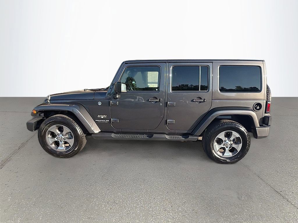 Used 2017 Jeep Wrangler Unlimited Sahara w/ Connectivity Group AWD/4WD image 7