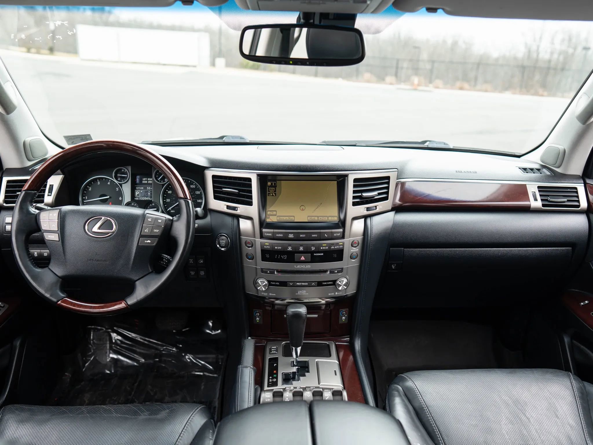 Used 2015 Lexus LX 570 4WD image 24