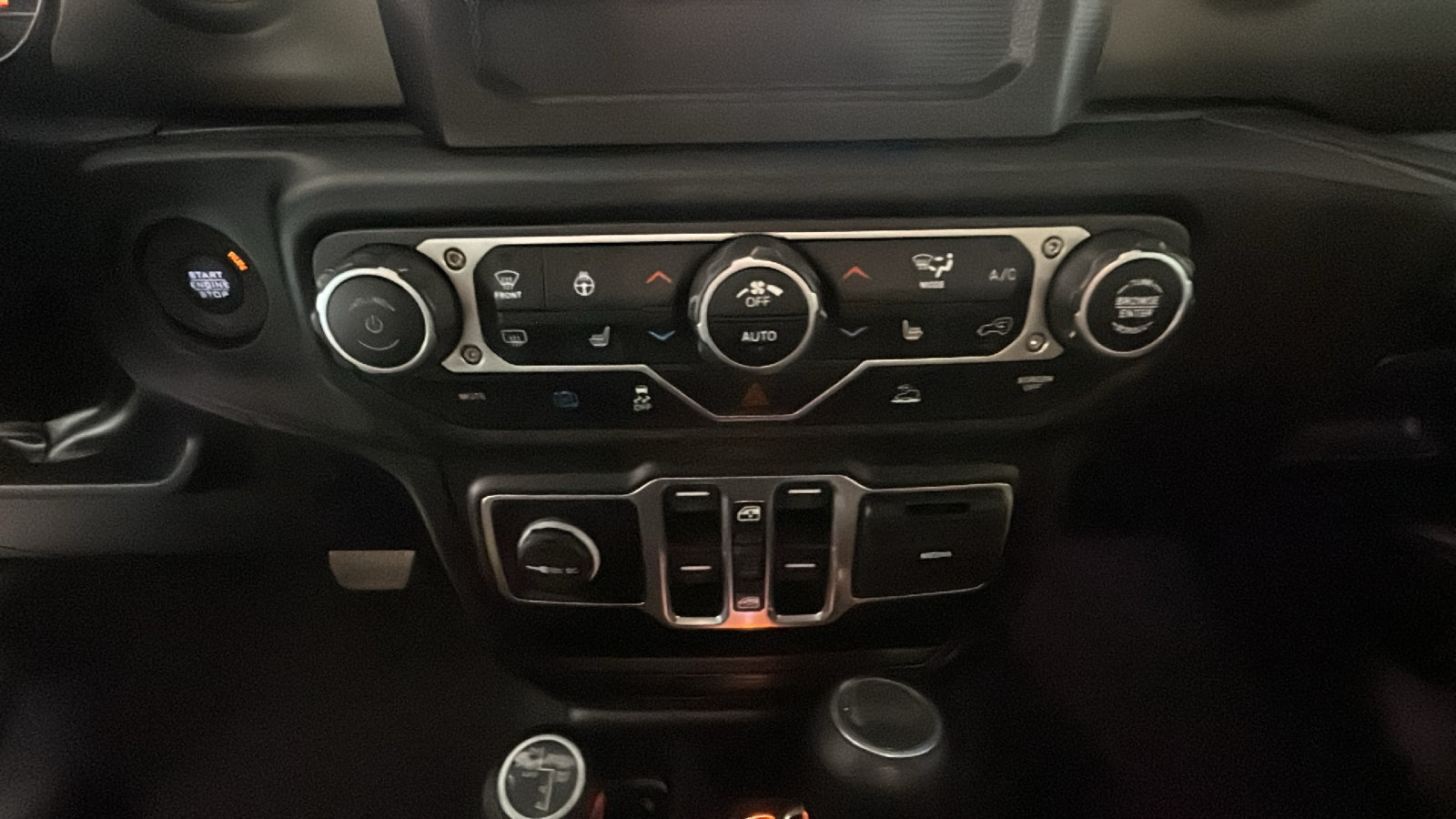 Used 2023 Jeep Wrangler Unlimited w/ Cold Weather Group AWD/4WD image 26