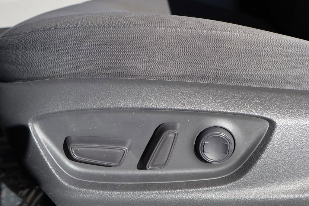 Used 2021 Toyota Camry LE image 19