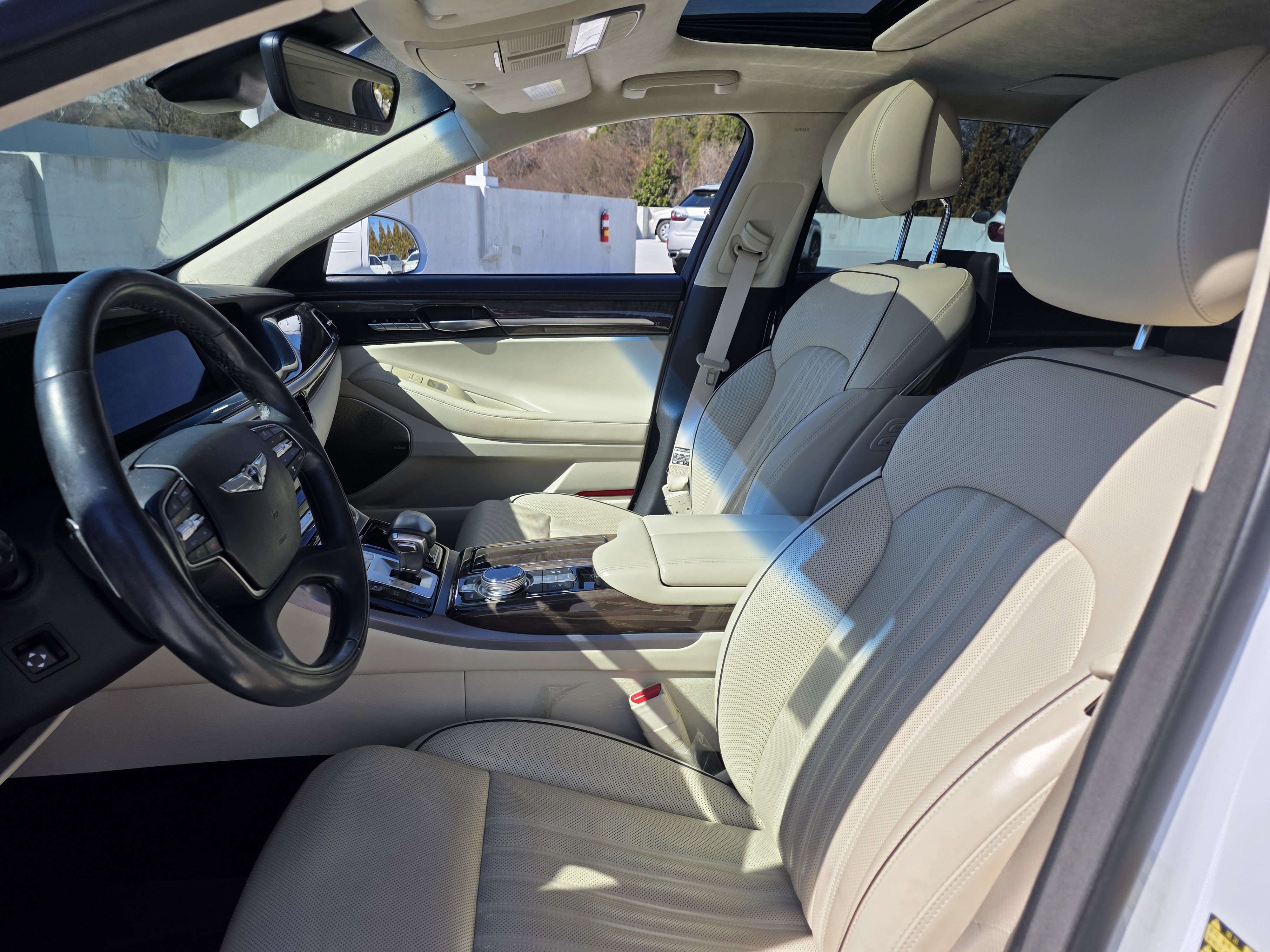 Used 2018 Genesis G90 5.0 Ultimate image 13