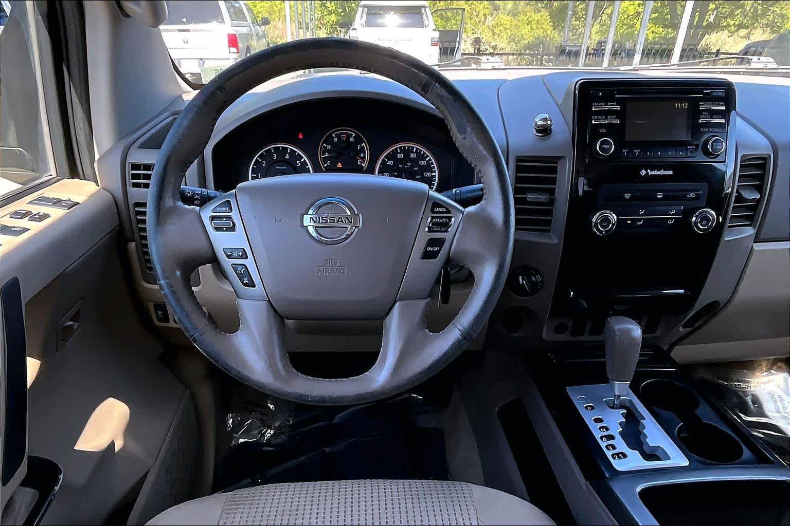 Used 2014 Nissan Titan SV w/ SV Premium Utility Package AWD/4WD image 5