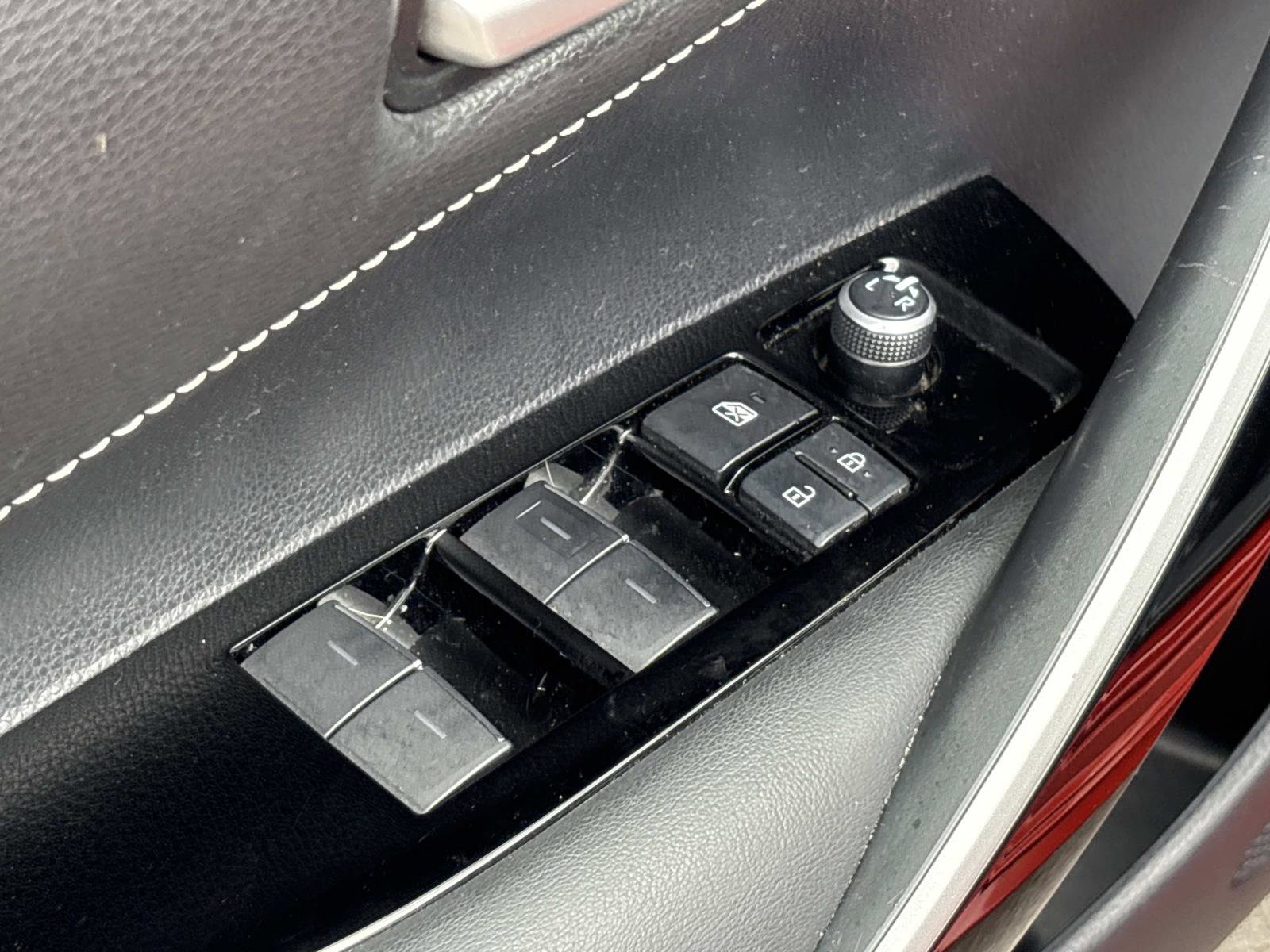 Used 2020 Toyota Corolla XSE image 13