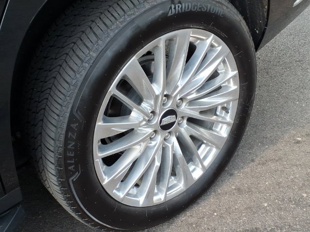 Certified 2025 Cadillac Escalade Premium Luxury w/ LPO, Floor Liner Package AWD/4WD image 9