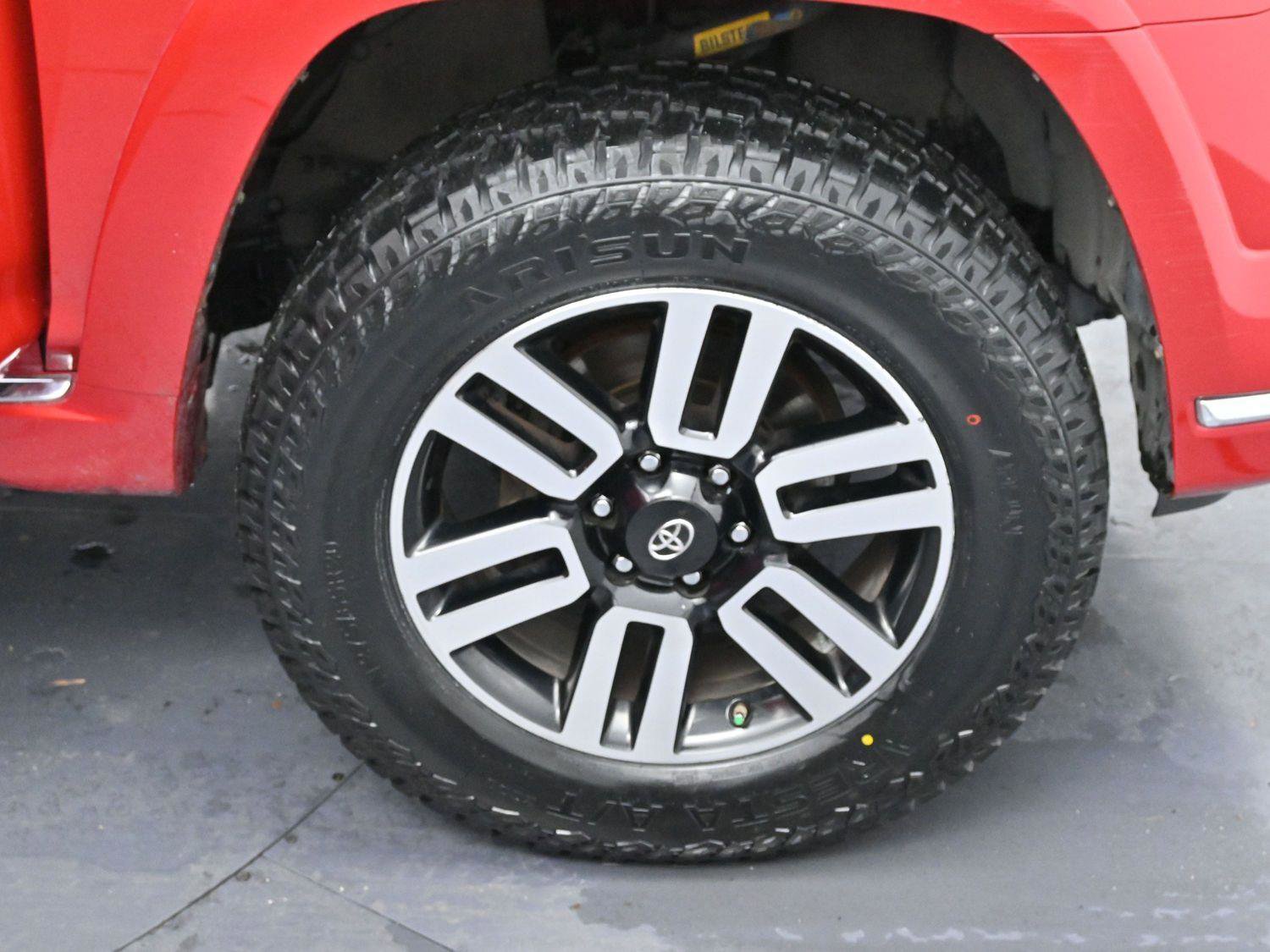 Used 2014 Toyota 4Runner Limited image 38