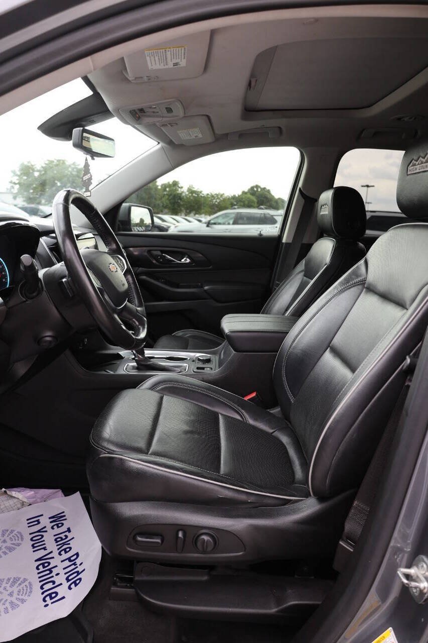 Used 2020 Chevrolet Traverse High Country FWD image 13