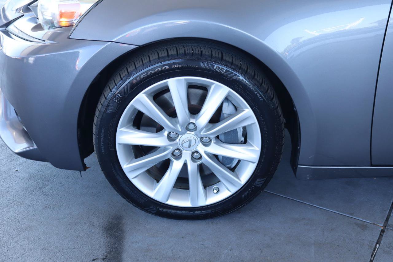 Used 2016 Lexus IS 200t RWD image 12