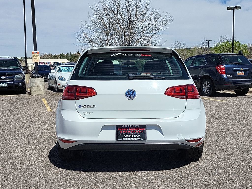 Used 2016 Volkswagen e-Golf SE FWD image 4