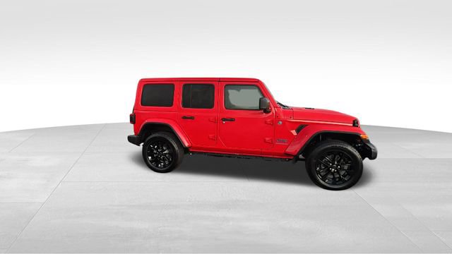 Used 2025 Jeep Wrangler Unlimited Sahara w/ Safety Group AWD/4WD image 33