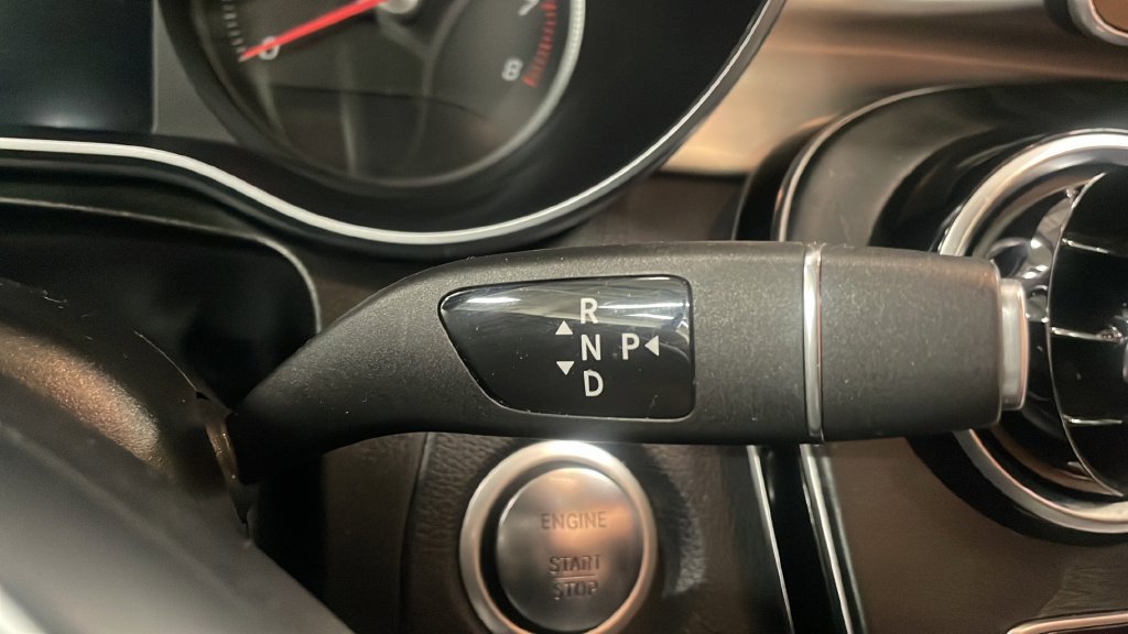 Used 2019 Mercedes-Benz GLC 300 4MATIC image 11