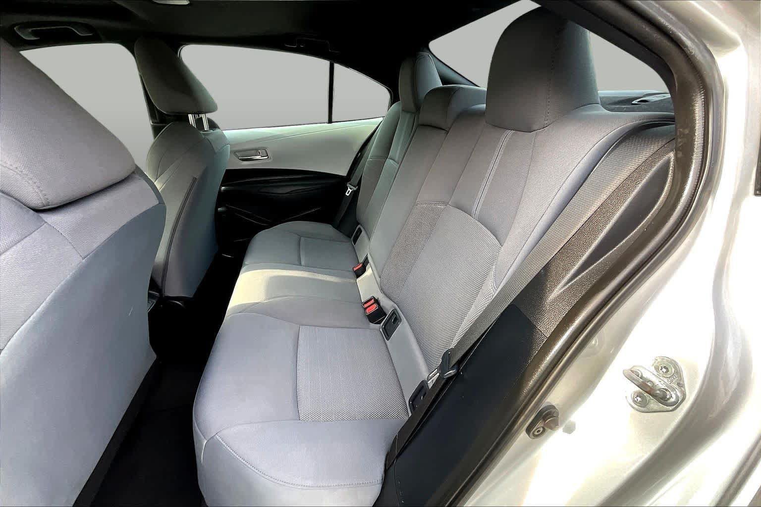 Used 2024 Toyota Corolla SE w/ SE Premium Package FWD image 17
