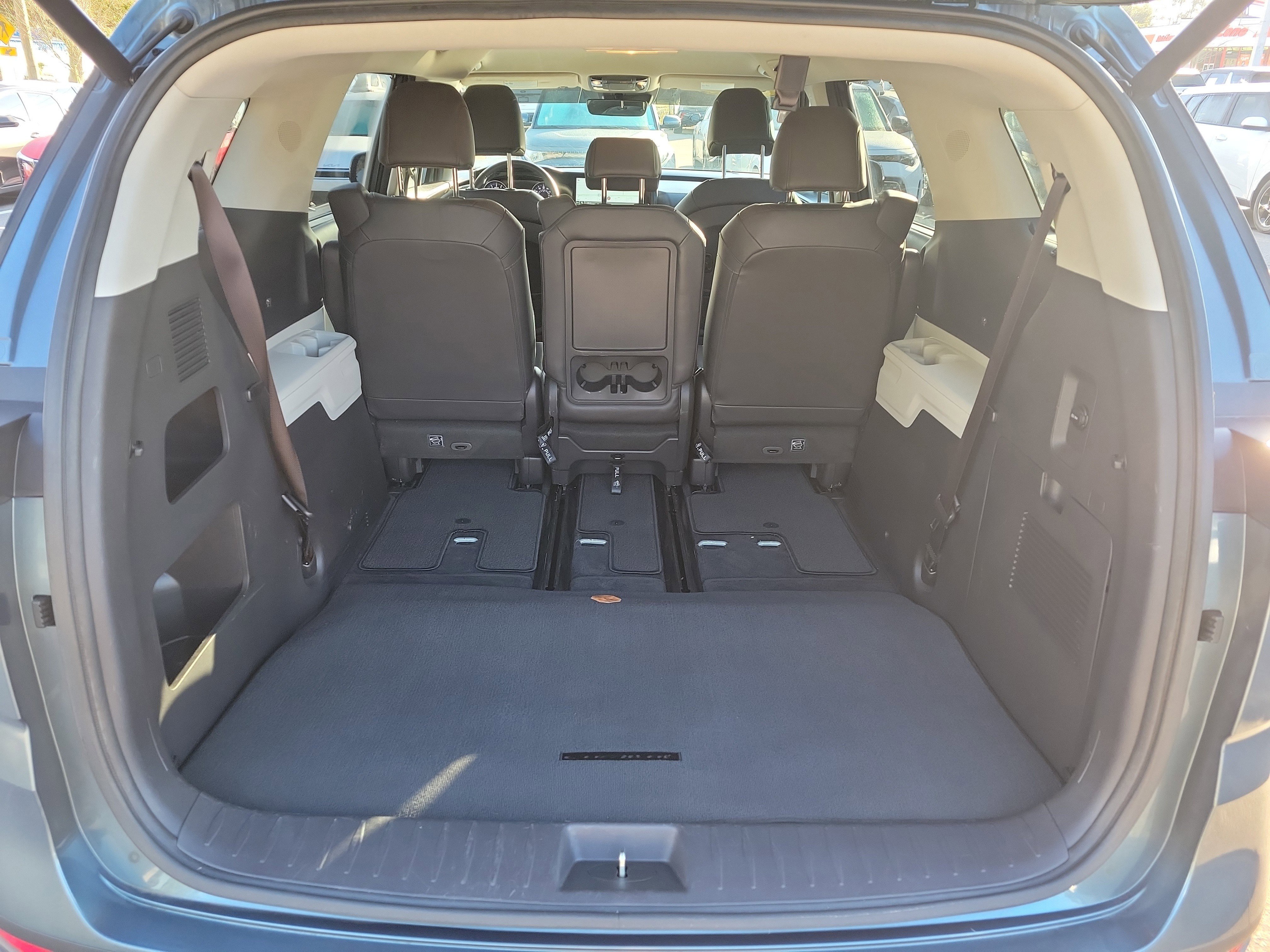 Certified 2022 Kia Carnival EX image 13