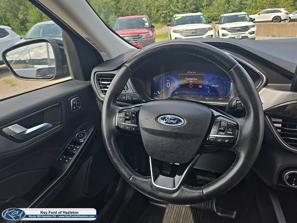 Certified 2022 Ford Escape Titanium w/ Class II Trailer Tow Package AWD/4WD image 29