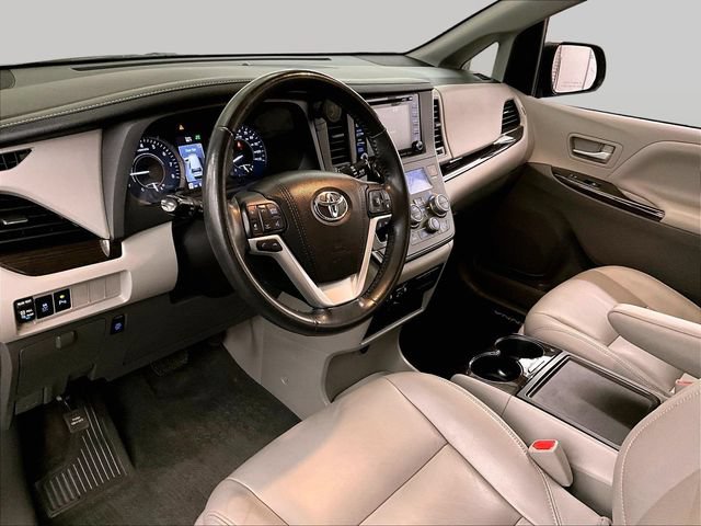 Used 2018 Toyota Sienna XLE w/ XLE Navigation Package AWD/4WD image 13