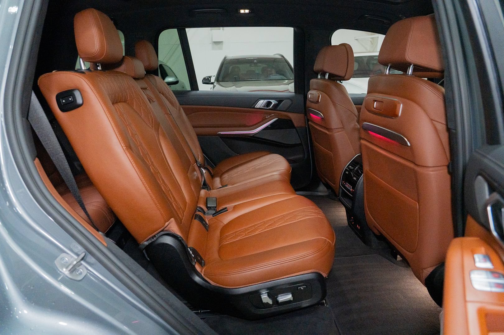 Used 2023 BMW X7 M60i AWD/4WD image 49