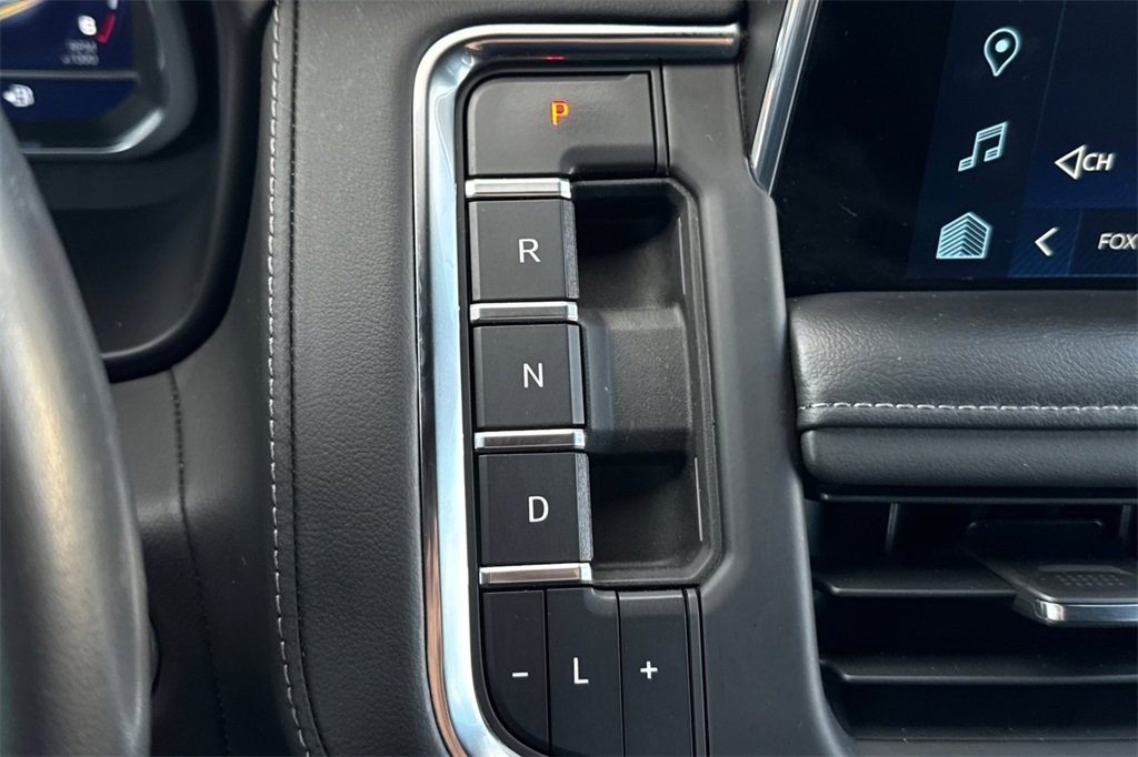 Used 2023 Chevrolet Suburban Z71 image 27