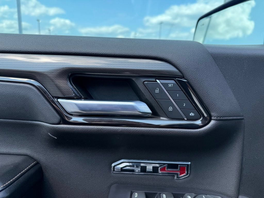 Used 2022 GMC Sierra 1500 AT4 w/ AT4 Premium Package AWD/4WD image 10