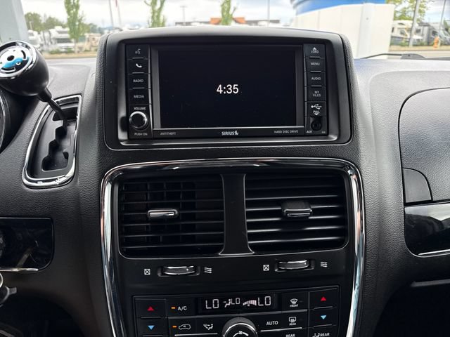 Used 2016 Dodge Grand Caravan SXT FWD image 22