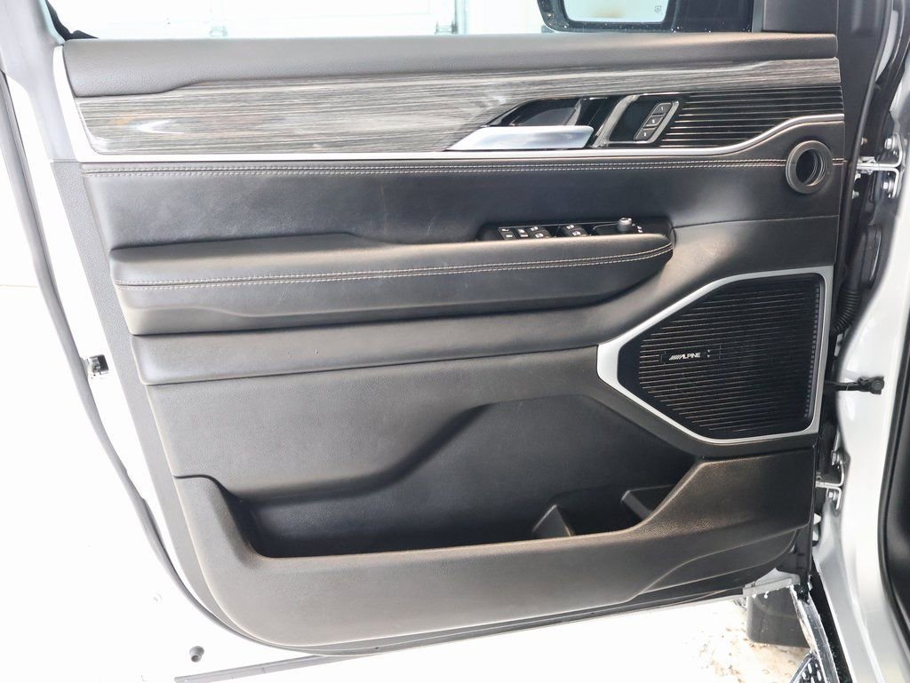 Used 2022 Jeep Wagoneer Series II w/ Premium Group I image 11