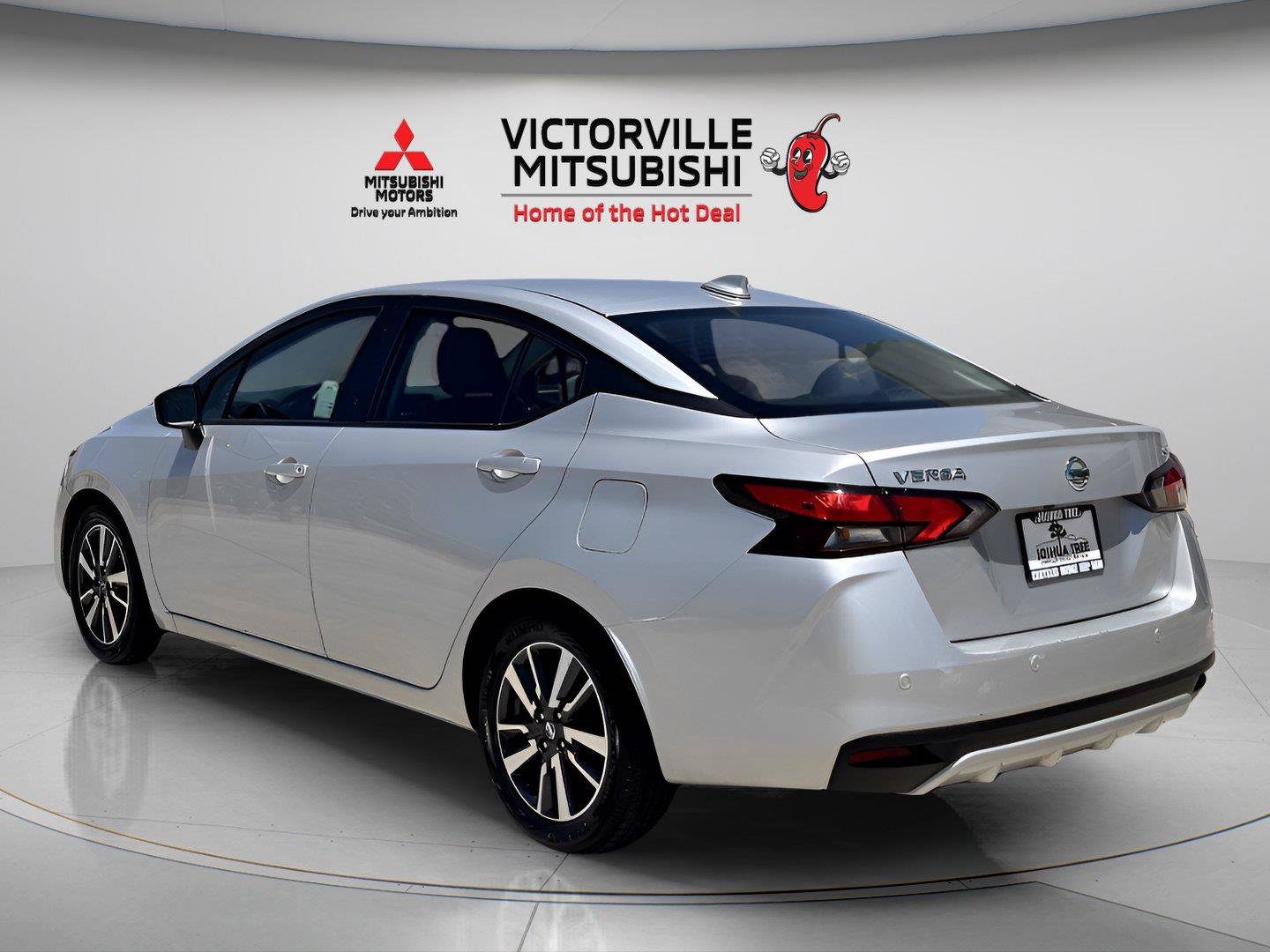 Used 2022 Nissan Versa SV FWD image 4