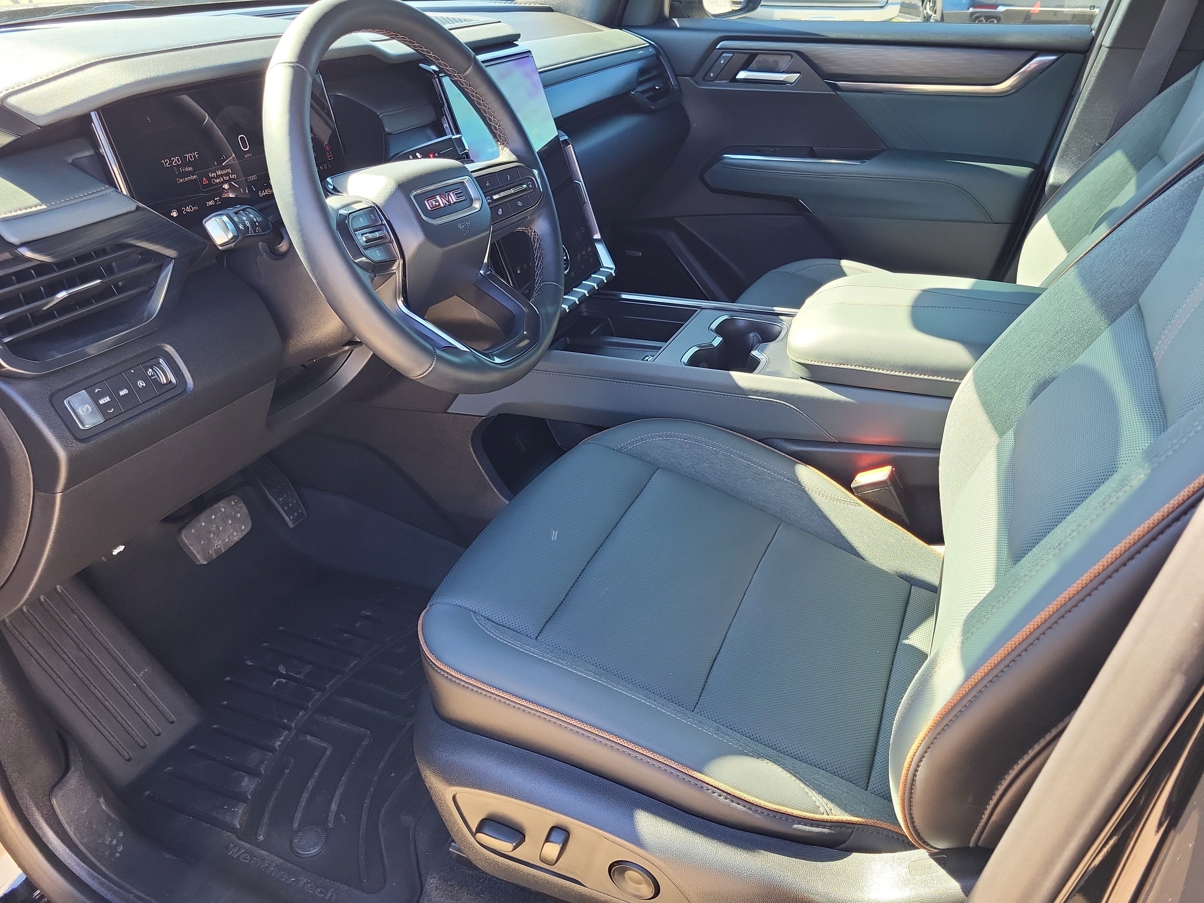 Certified 2025 GMC Acadia AT4 image 15