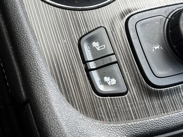 Used 2023 GMC Acadia SLT FWD image 24