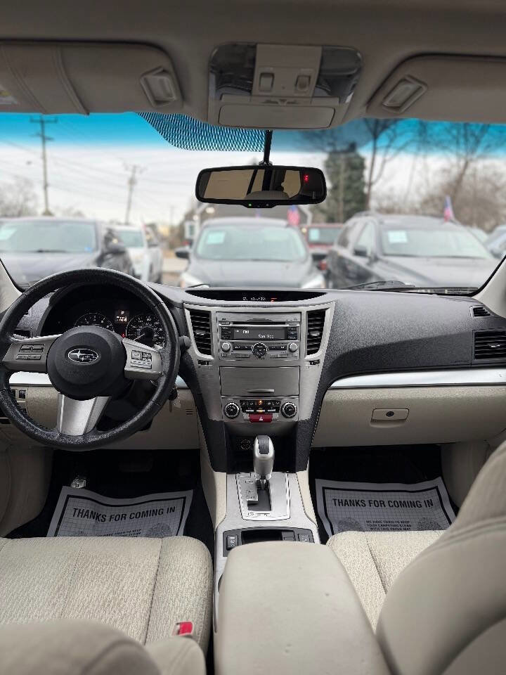 Used 2010 Subaru Outback 2.5i Premium AWD/4WD image 14