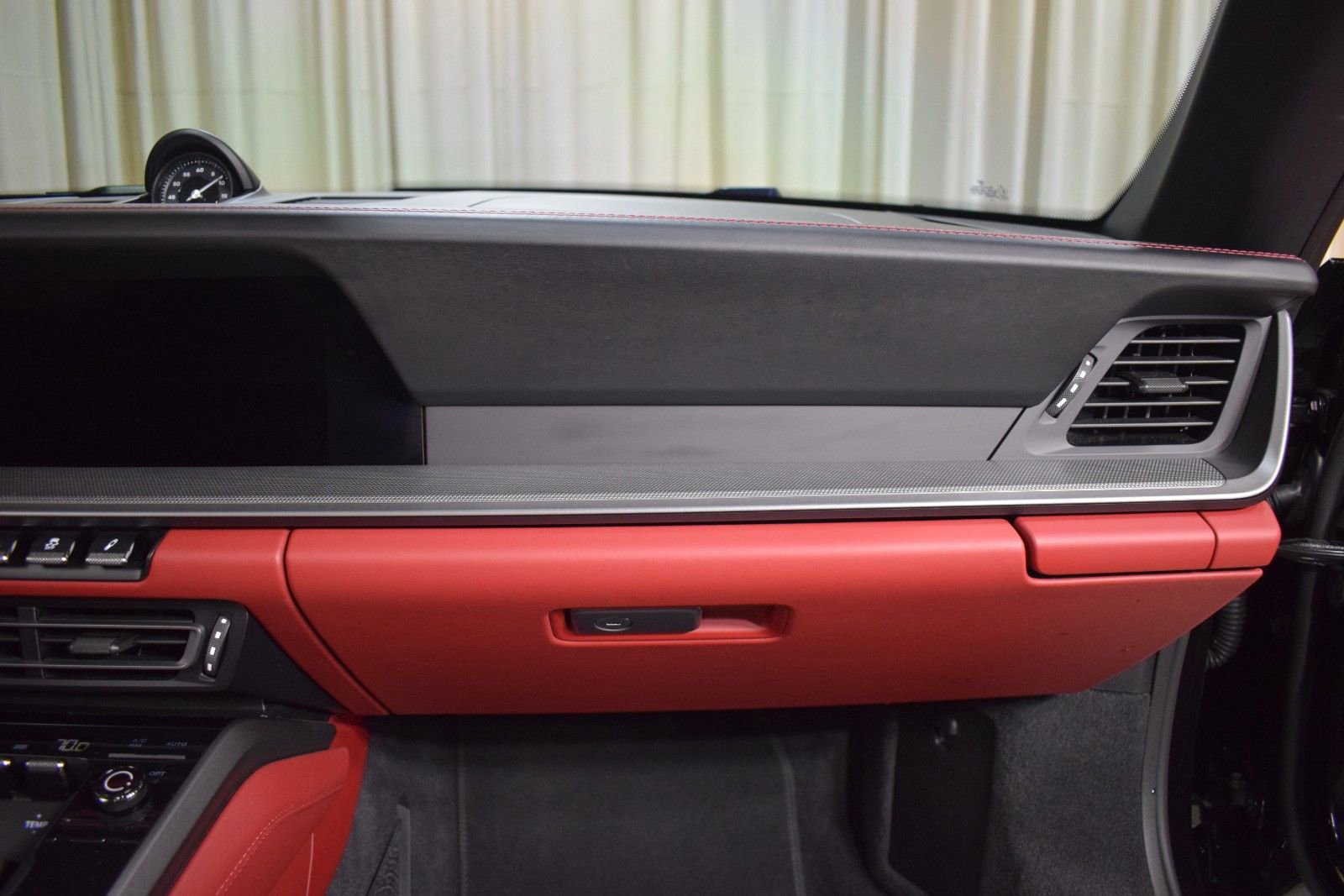 Used 2024 Porsche 911 Carrera 4S AWD/4WD image 24