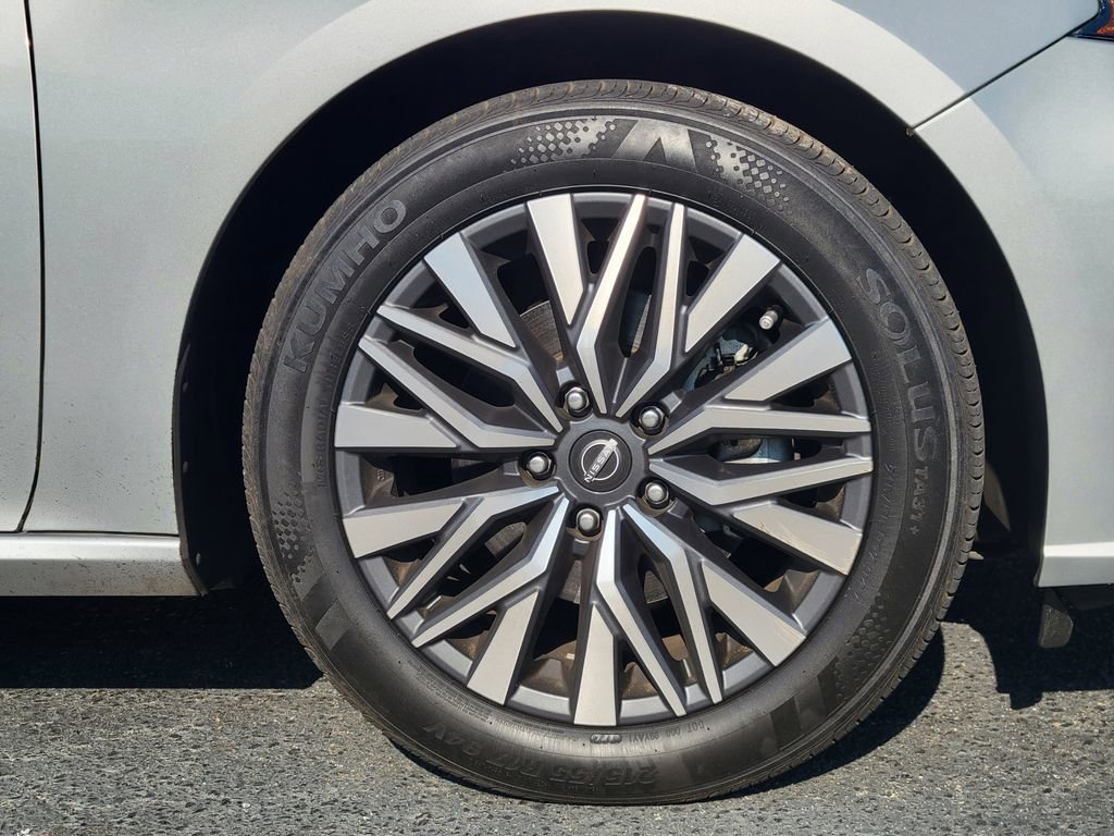 Used 2024 Nissan Altima 2.5 SV image 10