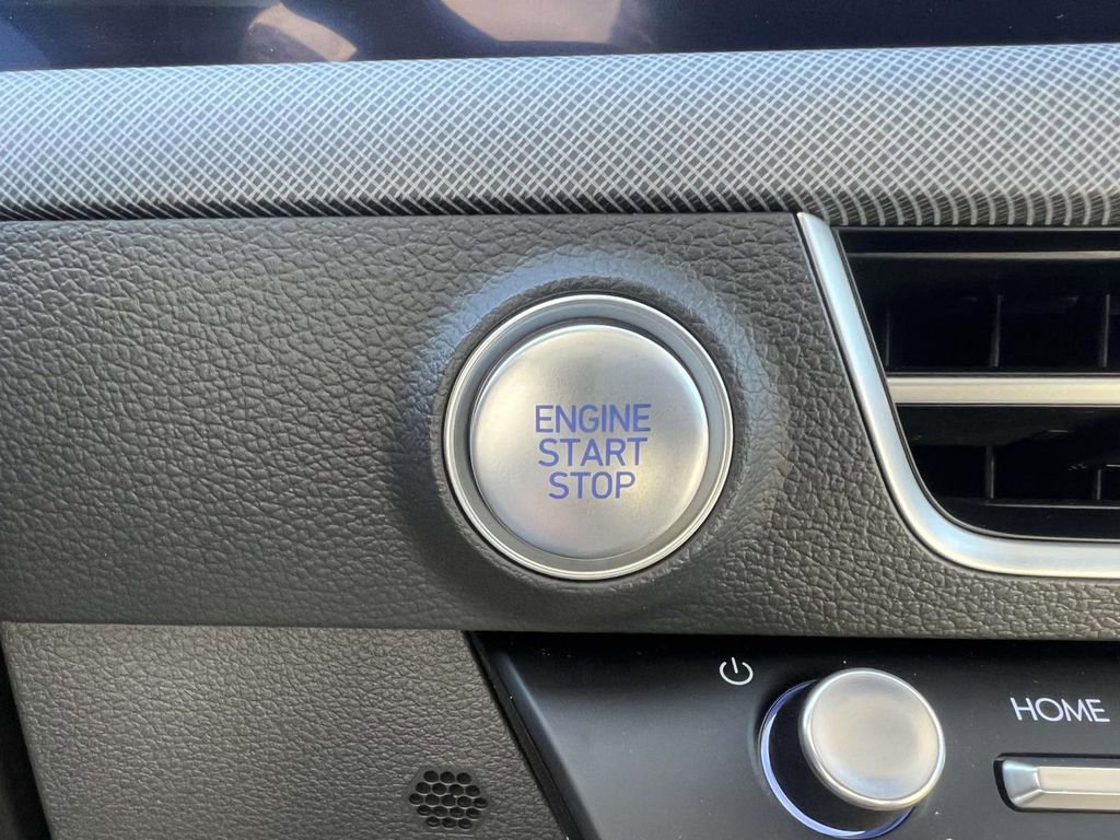 Certified 2025 Hyundai Sonata SE image 27