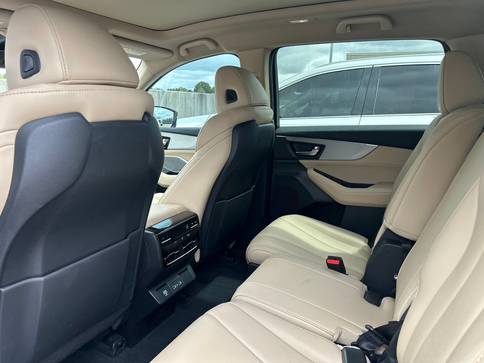 Used 2023 Acura MDX FWD image 10