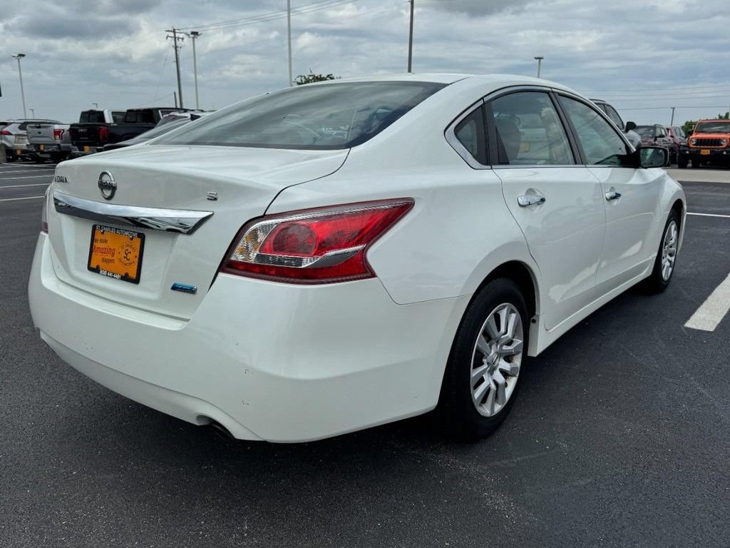 Used 2013 Nissan Altima 2.5 S FWD image 3
