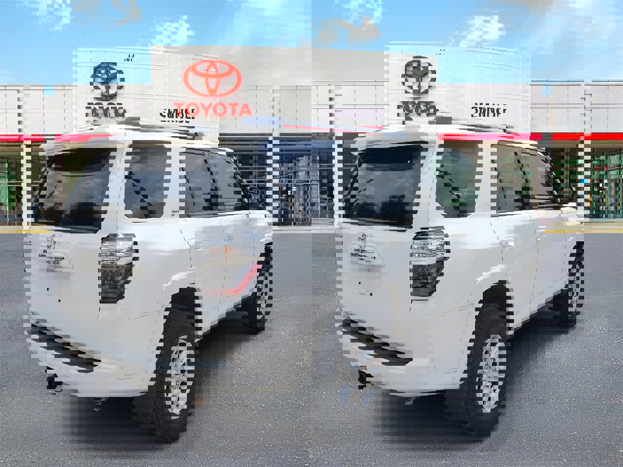 Used 2024 Toyota 4Runner SR5 image 3
