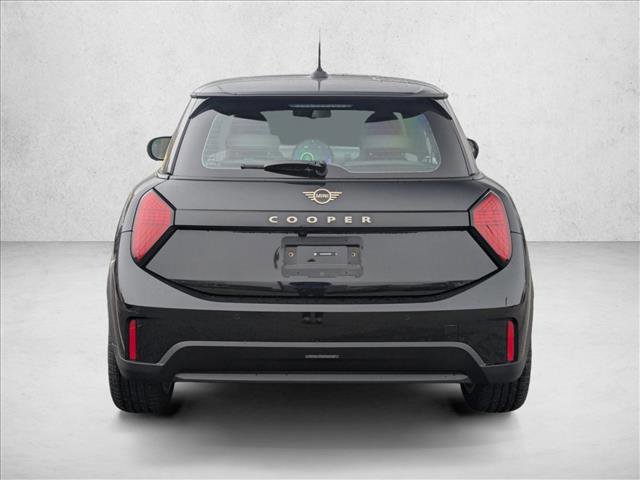 Used 2025 MINI Cooper 2-Door Hardtop image 8