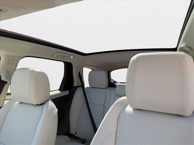 New 2024 Land Rover Discovery Sport S image 16